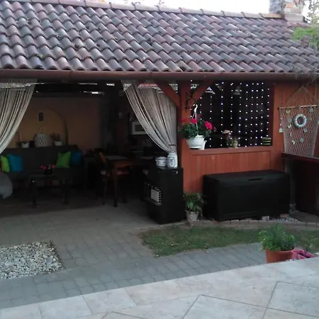Pensión Ház A Tónál *