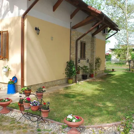 Haz A Tonal Maison d'hôtes Fonyód